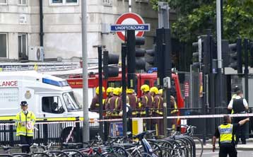Αλληλεγγύη στη Βρετανία και έκκληση για νέα μέτρα κατά τρομοκρατίας από την Κομισιόν