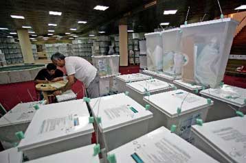 Συμμάχους αναζητεί ο Σαλί Μπερίσα για το σχηματισμό της νέας αλβανικής κυβέρνησης