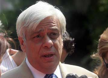 Για την καταπολέμηση της γραφειοκρατίας συζήτησαν Καραμανλής-Παυλόπουλος