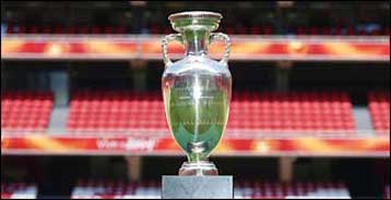 Οριστικά πέντε οι υποψηφιότητες για την ανάληψη του EURO 2012