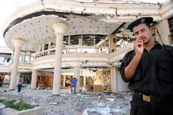 Μπαράζ επιθέσεων αυτοκτονίας στο Σαρμ ελ Σέιχ της Αιγύπτου με 88 νεκρούς