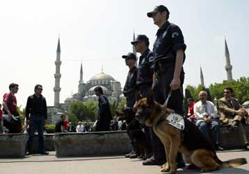 Έκρηξη βόμβας σε καφετέρια της Κωνσταντινούπολης με δύο τραυματίες