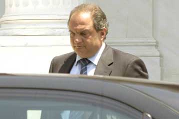 Εισηγήσεις στο Μέγαρο Μαξίμου για ανασχηματισμό ή εκλογικό αιφνιδιασμό