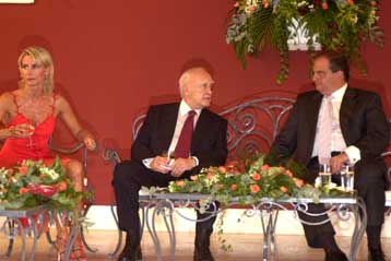 Με πολιτικό στίγμα η ομιλία του Κ.Παπούλια στη γιορτή της Δημοκρατίας