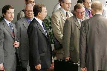 Σπάνιο τετ-α-τετ των εκπροσώπων Βορείου Κορέας και Ουάσινγκτον για τα πυρηνικά