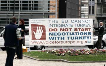 Την Τετάρτη αναμένεται να υπογράψει η Τουρκία το Πρωτόκολλο Τελωνειακής Ένωσης