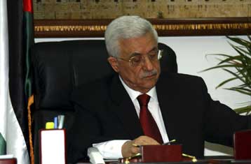 Στη Γάζα ο Αμπάς καθ όλη τη διάρκεια της αποχώρησης των Ισραηλινών