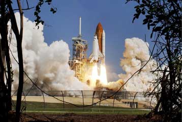 Με επιτυχία εκτοξεύτηκε το Discovery για δωδεκαήμερη αποστολή