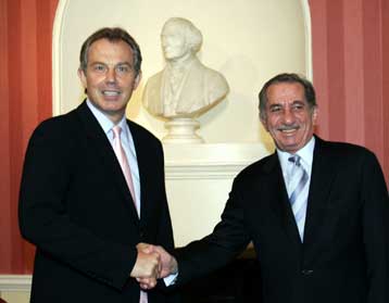 Διαβεβαιώσεις του Τόνι Μπλερ προς Τάσσο Παπαδόπουλο για το Κυπριακό