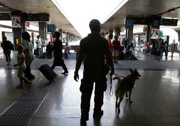 Ταραγμένη η Ιταλία από πληροφορίες για κέντρο εκπαίδευσης καμικάζι στη Λομβαρδία