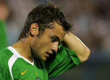 Συντριβή της Σέλτικ στην Μπρατισλάβα, ανοιχτοί λογαριασμοί για Σέλμπουρν και Στεάουα