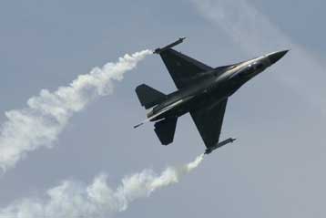 Υπεραμύνθηκε της αγοράς των μαχητικών αεροσκαφών ο υπουργός Αμυνας