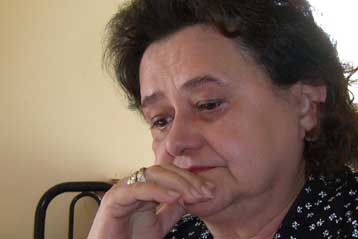 Η Λιλιάνα Κάρατζιτς ζητά από τον σύζυγό της, Ράντοβαν, να παραδοθεί στο ICTY