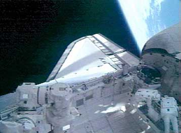 Το πράσινο φως για την επιστροφή του Discovery θα δώσει η NASA