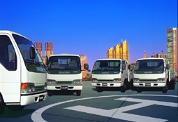 Isuzu N Series: Οικονομία μέσω της υβριδικής τεχνολογίας