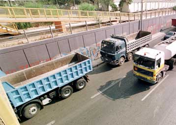 Κοντά σε λύση οι ιδιοκτήτες φορτηγών και το υπουργείο Απασχόλησης