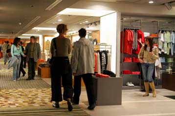 Αύξηση κατά 7,6% σε ετήσια βάση κατέγραψαν οι λιανικές πωλήσεις τον Μάιο