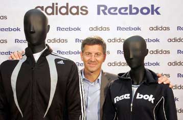 Στην εξαγορά της Reebok έναντι 3,1 δισ. ευρώ προχωρεί η Adidas