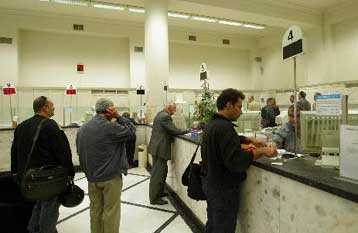 Μπαράζ επιστολών της Κομισιόν στην Ελλάδα για την εσωτερική αγορά