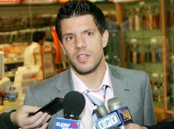 Στο Εδιμβούργο ο Φύσσας, συζητά με την Χαρτς-Φανταστικός παίκτης, λέει ο Μπέρλι