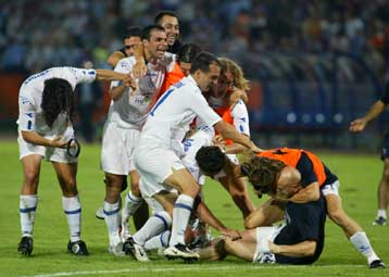 Η Ανόρθωση πέρασε με 10 παίκτες από την Τραπεζούντα-Προκρίθηκε στο Champions League