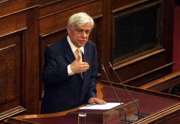 Υπερψηφίστηκαν στη Βουλή τα πρώτα 45 άρθρα του νομοσχεδίου για τη μετανάστευση