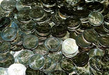 Χαμηλώνει στο 3% με 3,3% τον πήχη της ανάπτυξης για το 2005 το ΙΟΒΕ