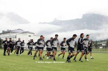 Με διαφορετικό πρόσωπο ο ΠΑΟΚ, είπε ο Ζωγραφάκης κατά την επιστροφή της αποστολής