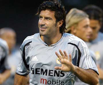 Την μεταγραφή του Φίγκο στην Ίντερ ανακοίνωσε η Ρεάλ Μαδρίτης