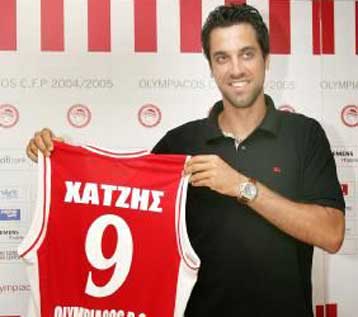 Και τυπικά «ερυθρόλευκοι» οι Χατζής, Σεϊμπούτις που υπέγραψαν τα συμβόλαιά τους