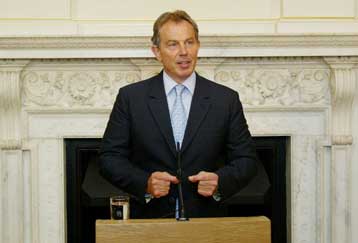 Αυστηρότερη νομοθεσία για την αντιμετώπιση της τρομοκρατίας προανήγγειλε ο Τ.Μπλερ