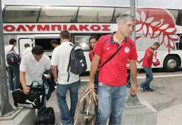 Χωρίς τον Ριβάλντο ταξίδεψε ο Ολυμπιακός για το Μάντσεστερ