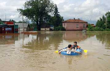 Εικόνα βιβλικής καταστροφής στη Βουλγαρία από τις πλημμύρες