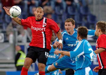 Εντυπωσιακή ανατροπή από την Λεβερκούζεν στην πρεμιέρα-Με το δεξί η Σάλκε