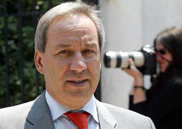 Εργασιακές σχέσεις ιδιωτικών υπαλλήλων προωθεί στις ΔΕΚΟ η κυβέρνηση