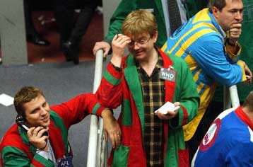 «Αλμα» του πετρελαίου σε νέο ιστορικό ρεκόρ, «άγγιξε» τα 64 δολάρια