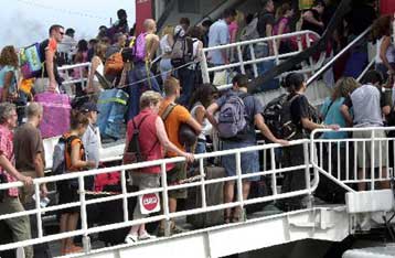 Μέτρα για να μην επαναληφθεί η ταλαιπωρία στα λιμάνια τον Δεκαπενταύγουστο