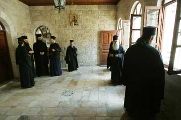 Με αποκλεισμούς ιεραρχών η εκλογή Πατριάρχη Ιεροσολύμων στις 22 Αυγούστου