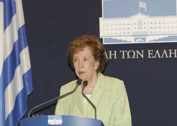 Η πρόεδρος της Βουλής καλύπτει τους υπαλλήλους που κατήγγειλε η Κ.Γαβαθά