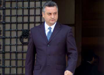 Ανησυχίες Καραμανλή για την κατάσταση στα λιμάνια εν όψει Δεκαπενταύγουστου