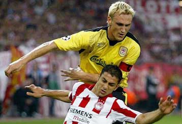 O Xίπια συνεχίζει στη Λίβερπουλ έως το 2008