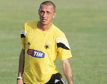 Αμφίβολος ο Τσιρίλο για το σαββατιάτικο φιλικό της ΑΕΚ με τον ΟΦΗ