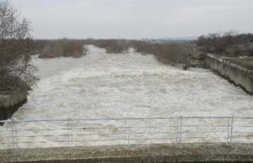 Υποχωρεί η στάθμη των υδάτων στον Έβρο