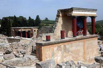 Λαθρανασκαφείς σύλησαν θολωτό τάφο στην Κνωσό