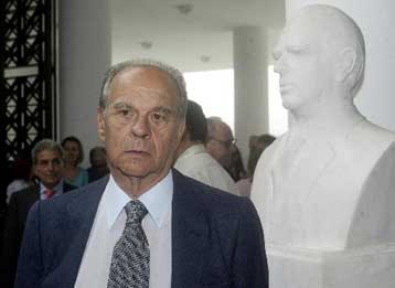 Απαντήσεις για το «πόθεν έσχες» του Αχιλλέα Καραμανλή ζητά το ΠΑΣΟΚ