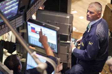 Θετικό πρόσημο στη Γουόλ Στριτ, αρνητικό στα ευρωπαϊκά χρηματιστήρια την Πέμπτη