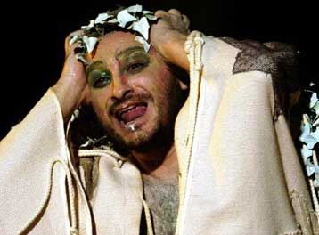 Στο ρυθμό συναυλιών και θεατρικών παραστάσεων Αθήνα και Θεσσαλονίκη