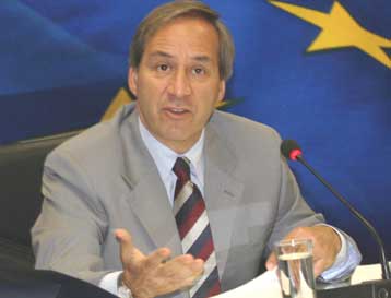 Σε επιχειρήσεις πώλησης υπηρεσιών μετατρέπονται οι «κοινωνικές» ΔΕΚΟ