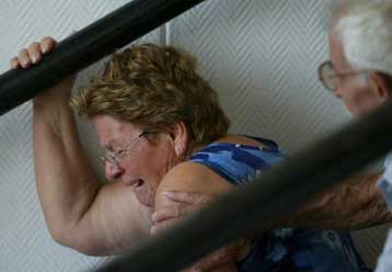 Ένταση στη Λάρνακα λόγω της καθυστέρησης στην ανακοίνωση του καταλόγου των επιβατών