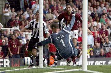 Νίκη στις καθυστερήσεις για την Τσέλσι, δύσκολη και η Αρσεναλ τη Νιούκαστλ